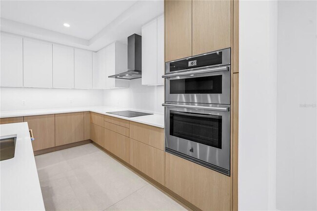 Building Photo - 275 1st Ave S