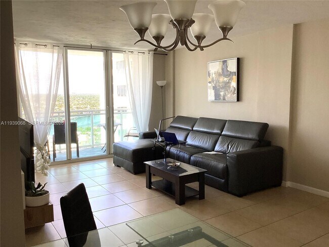 Building Photo - 3001 S Ocean Dr