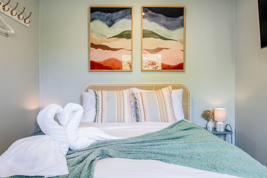 Building Photo - 8725 29th Ave NW