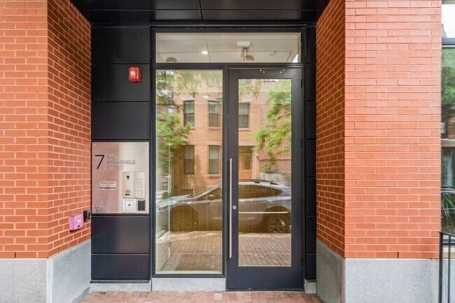 Building Photo - 7 E Springfield St