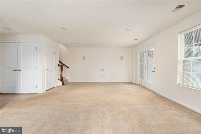 Building Photo - 139 Hornbeam Dr