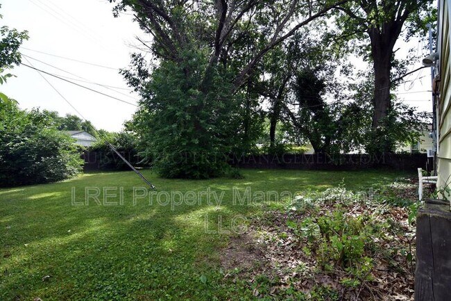 Building Photo - 5009 Delaware Dr