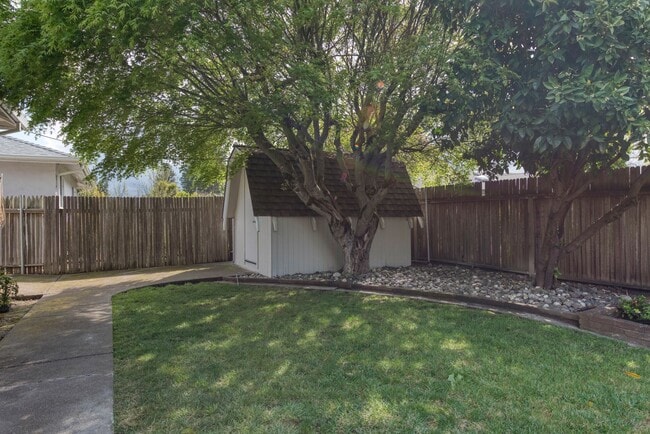 Building Photo - North Napa 4 bed 3 bath Home Available to ...