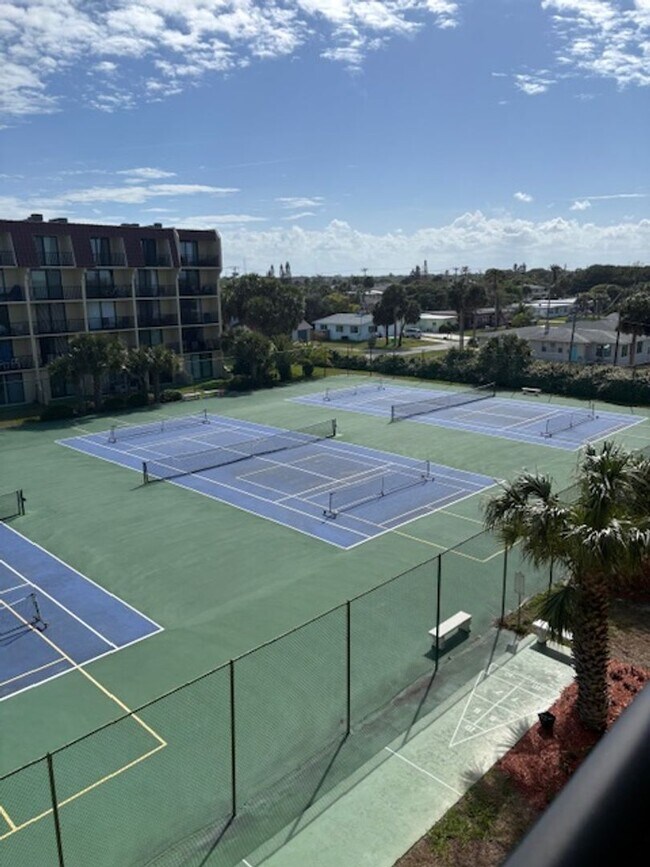 Building Photo - Amazing Community - HIDDEN GEM! Live Across Daytona Beach Inc Water, Internet & Cable ASK ABOUT O...