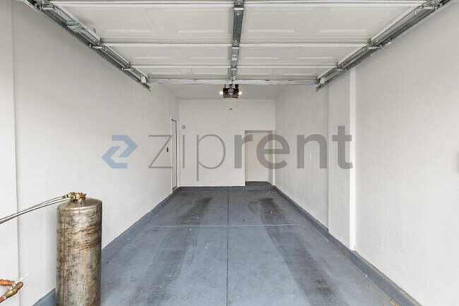 Building Photo - 3444 N Bearpin Gap Ln