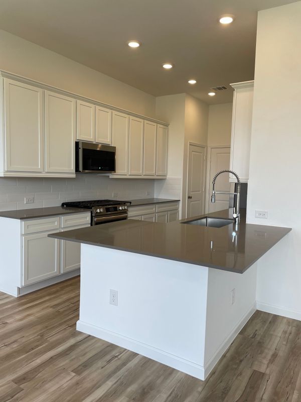 Building Photo - 5531 Holly Hvn Ct