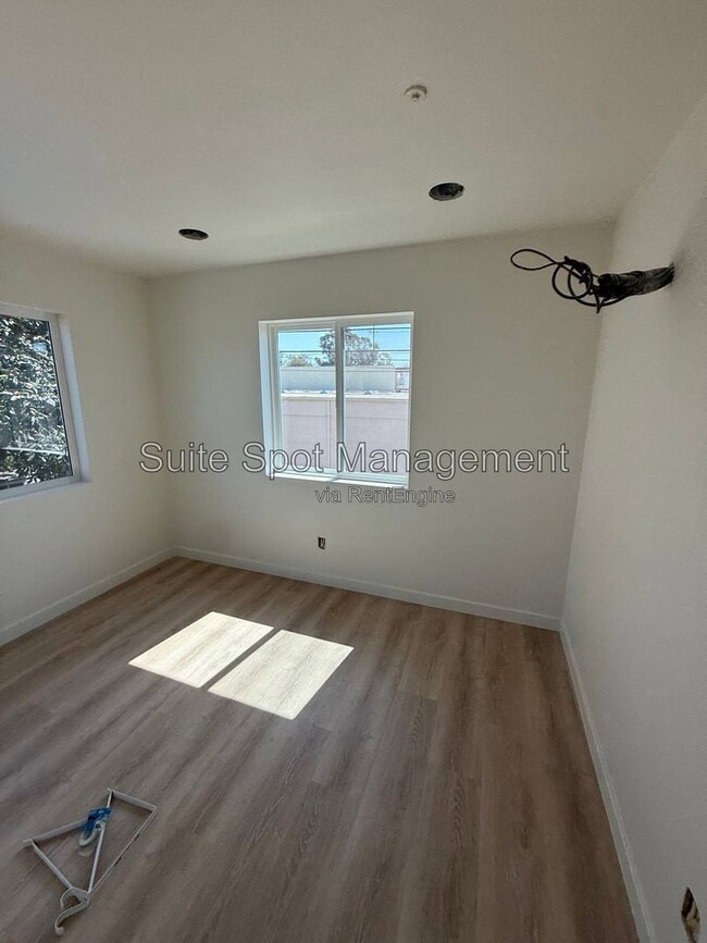Building Photo - 2206 Conquista Ave