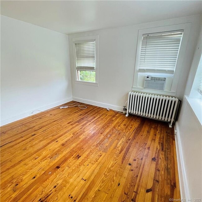 Building Photo - 92 Compo Rd S