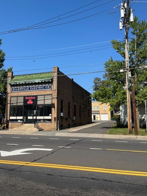 Building Photo - 85 N Main St