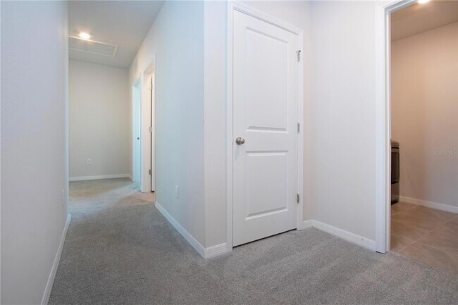 Building Photo - 3513 Hilltop Cir