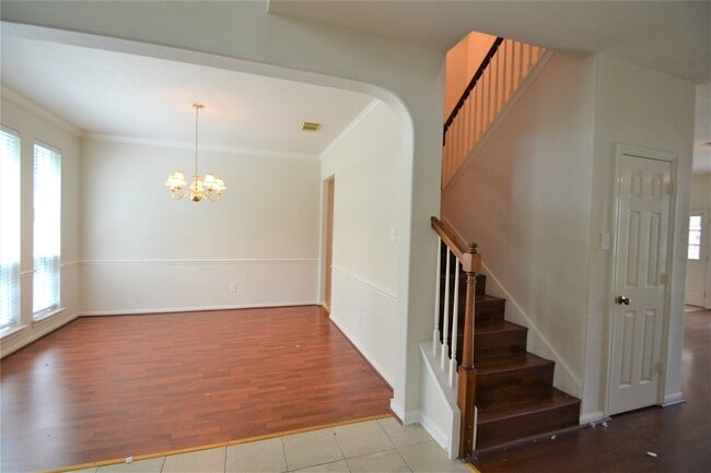 Building Photo - 12110 Laurel Ct