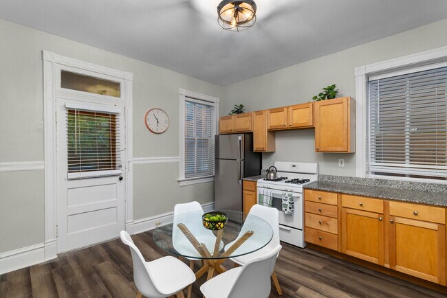 Building Photo - 2819 Shenandoah Ave