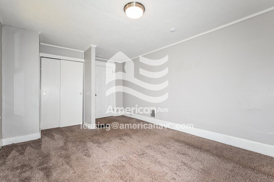 Building Photo - 1126 Main St