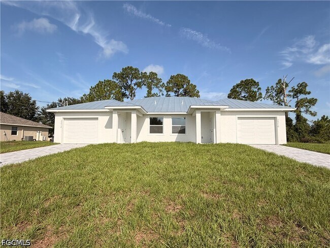 Building Photo - 2212 Armour Rd