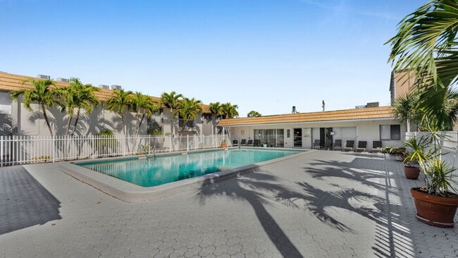 Primary Photo - 1830 Maravilla Ave