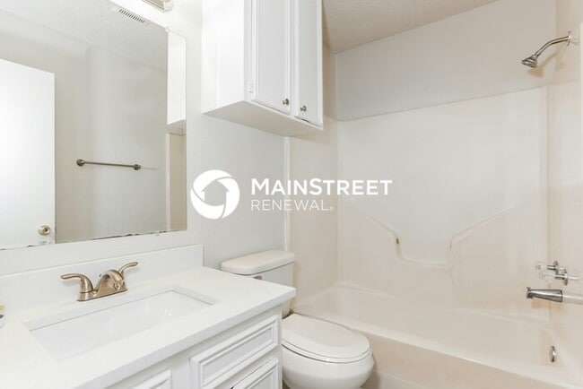Building Photo - 3 Bedroom Pet-Friendly Home in Crowley, TX with Main Street Renewal