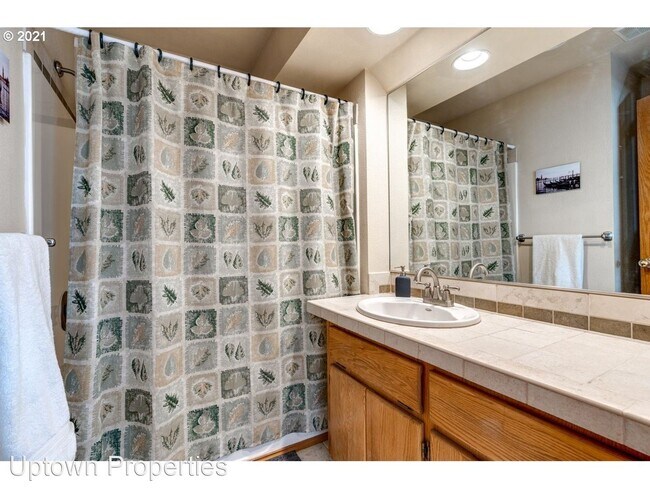 Building Photo - 3 br, 3 bath House - 7627 SW Skyhar Drive