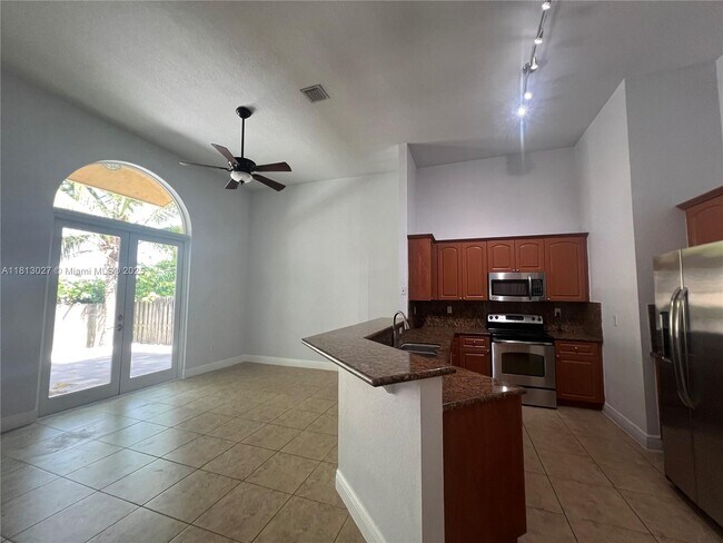 Building Photo - 16020 SW 91st Ct