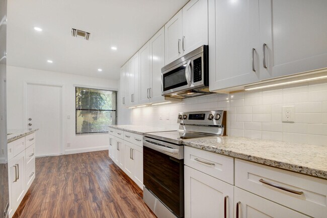 Building Photo - 12212 Sag Harbor Ct