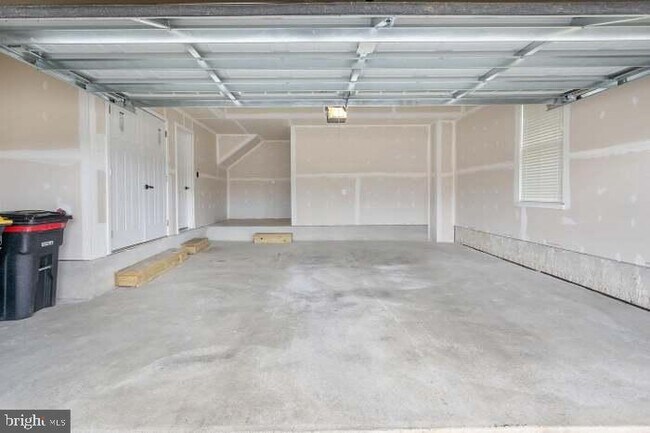 Building Photo - 5911 Richmanor Terrace