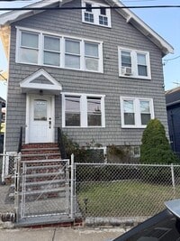 Building Photo - 19 Roxana St