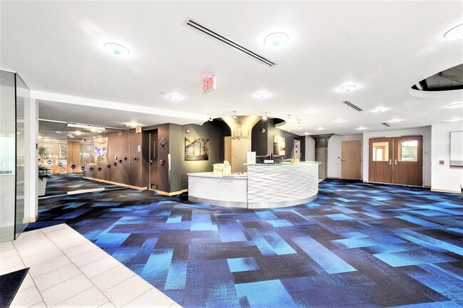Building Photo - 106 W Seeboth St