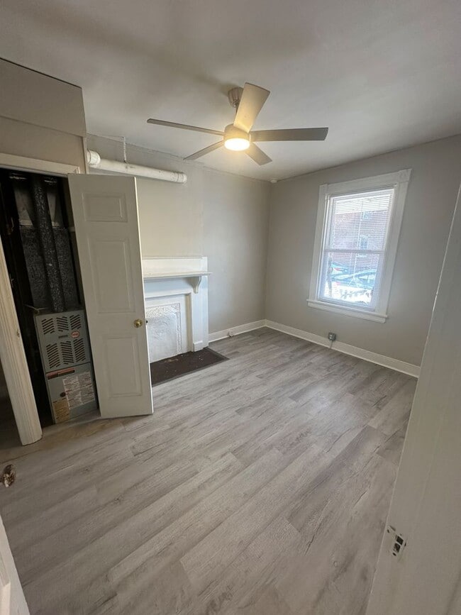 Building Photo - 22 S Plum St