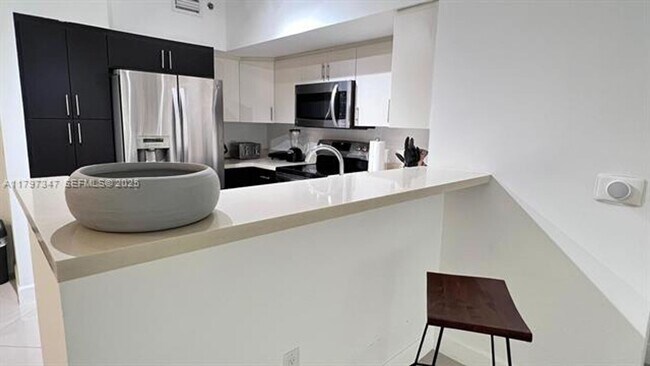 Building Photo - 19701 E Country Club Dr