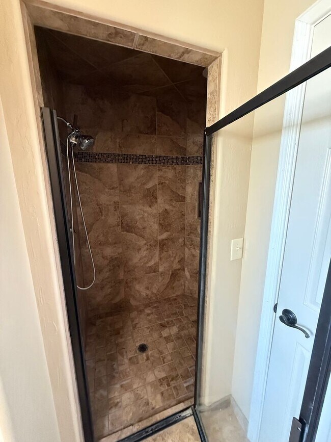 Building Photo - 2043 Villa Napoli Loop E