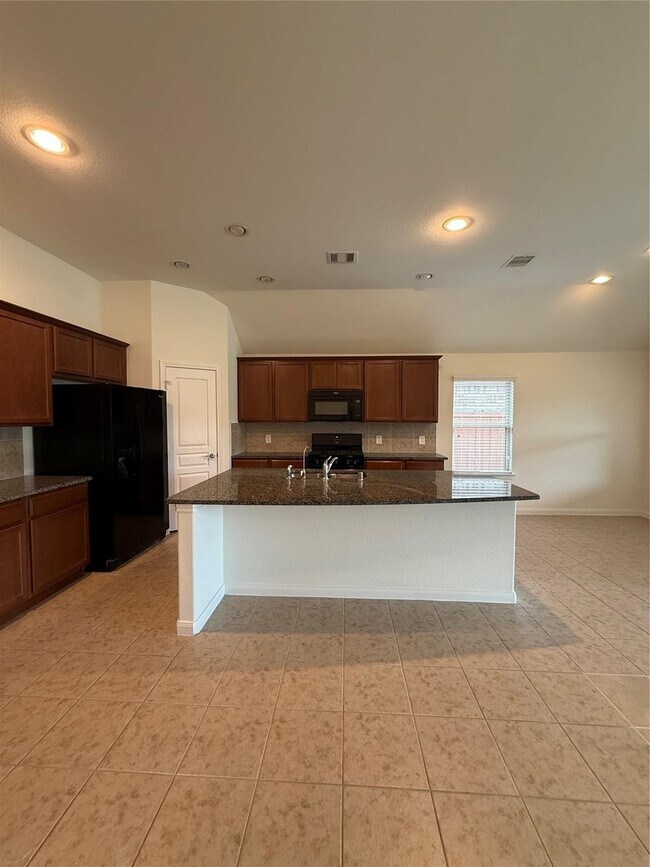 Building Photo - 22646 Triangle Ridge Dr