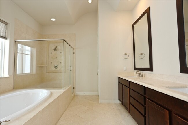 Building Photo - 3226 McKinney St