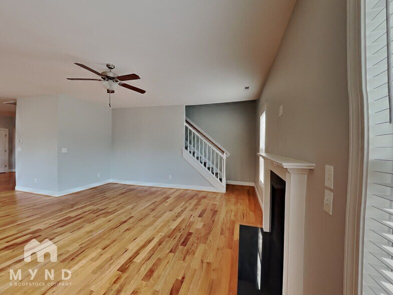 Building Photo - 20 Midlavian Ct