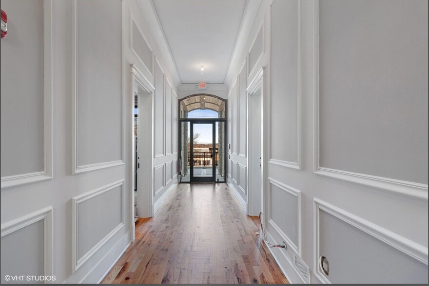 main entry - 220 E Illinois St