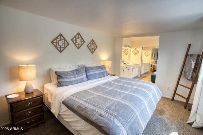 Building Photo - 7897 Country Club Dr