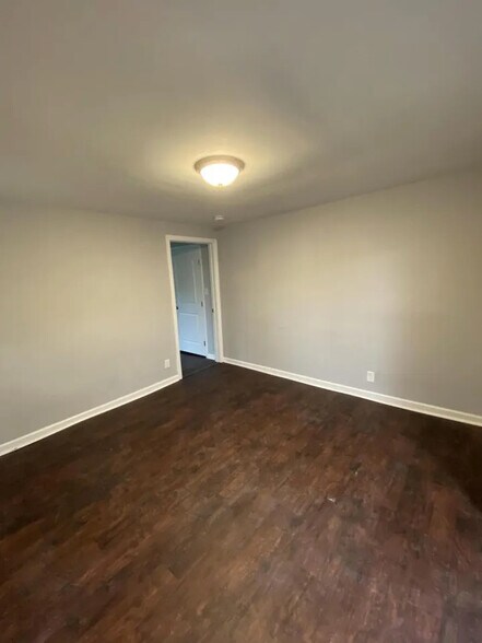 Building Photo - 606 Lester Rd