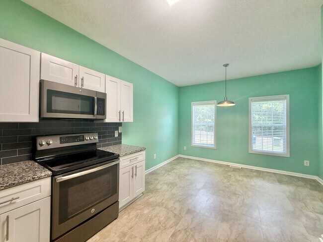 Building Photo - Newly Remodeled 4BD, 2.5BA Raleigh Home in an HOA Community in a Prime Location Near NC State and...