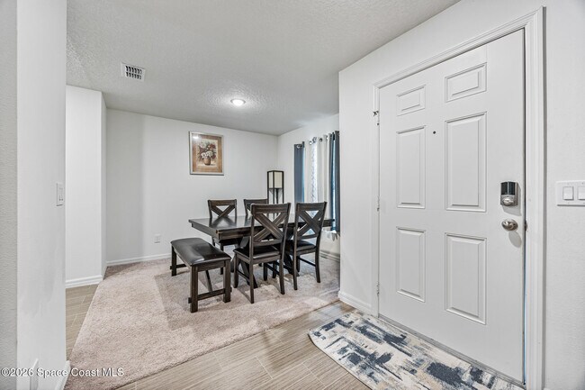 Building Photo - 1550 Leeward Ave SE