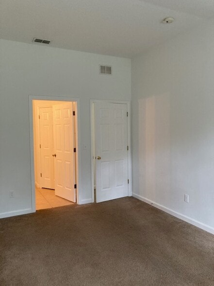 Building Photo - 35 Brunswick Ln