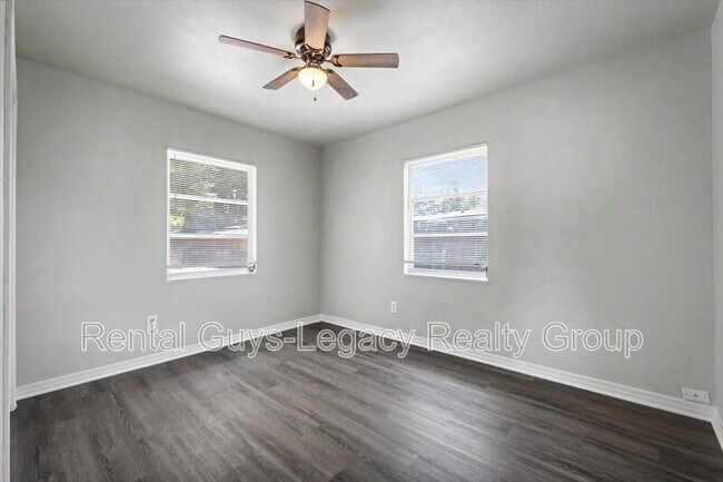 Building Photo - 10545 Citrus Ln
