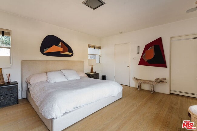 Building Photo - 1530 N Easterly Terrace