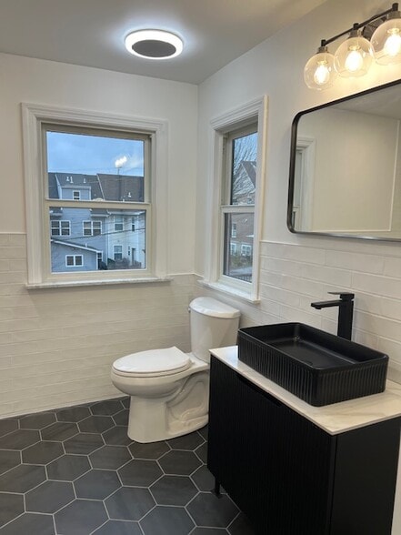 Building Photo - 1505 Boyle St