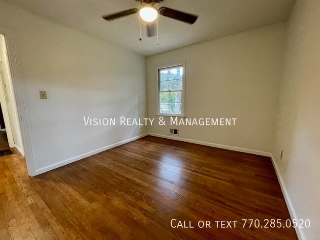 Building Photo - 6328 Oakview Ln