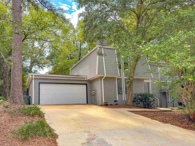 Primary Photo - 3735 Donovan Dr