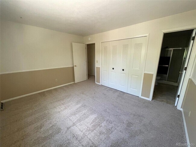 Building Photo - 6534 Zinnia St