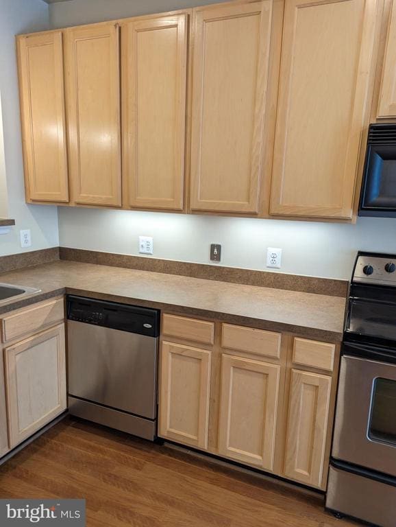 Building Photo - 42515 Hollyhock Terrace