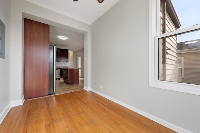 Building Photo - 3428 N Damen Ave