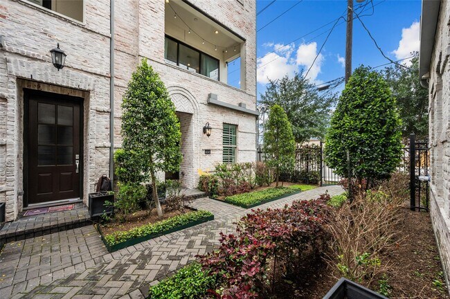 Building Photo - 4045 Leeland St