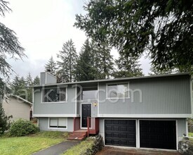 Building Photo - 2 Bedroom Single Family Home in Historical...