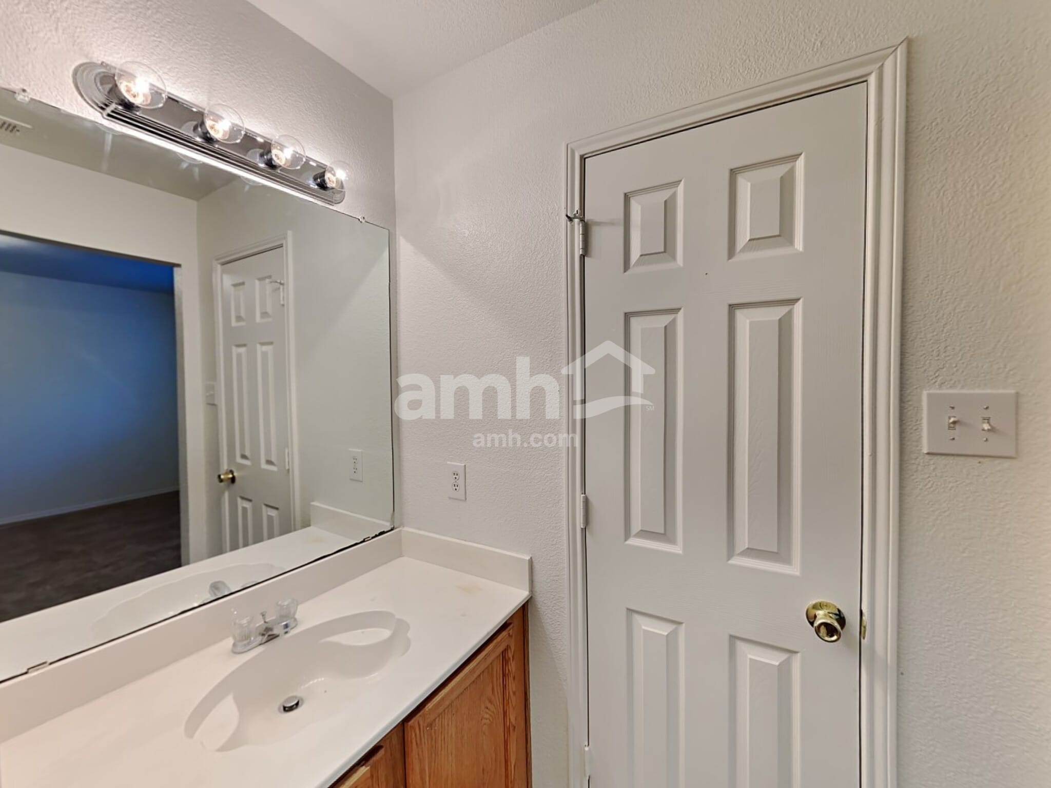 Building Photo - 202 Bob White Dr