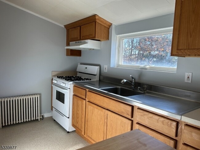Building Photo - 5 Community Pl